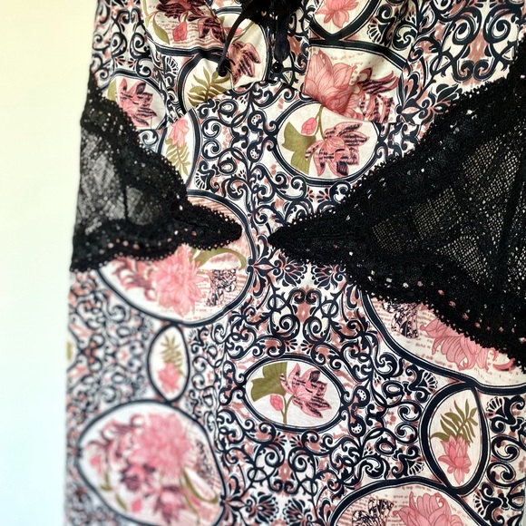 Black & Pink Floral and Lace Slip - Picture 4 of 10